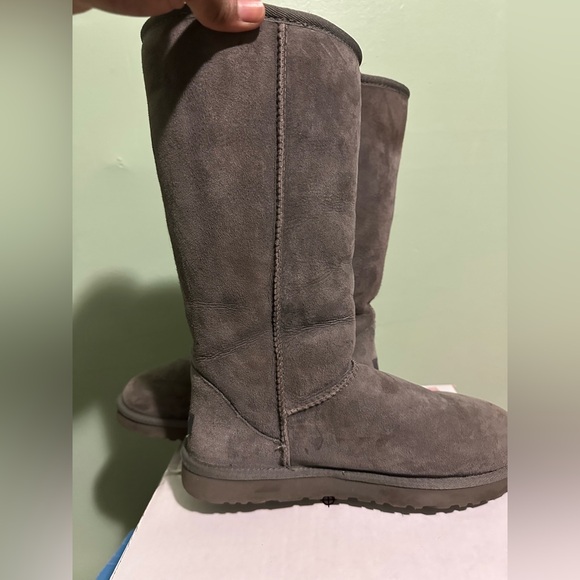 EUC Gray Uggs - Picture 3 of 16